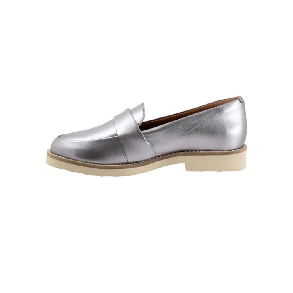 SoftWalk Women's Walsh Leather Comfort Loafer - Pewter