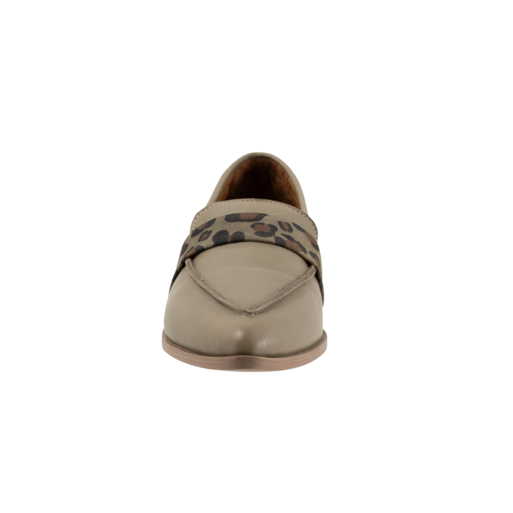 Bueno Women's Bristol Leather Pointy-Toe Loafers - Sage Green (B2256)