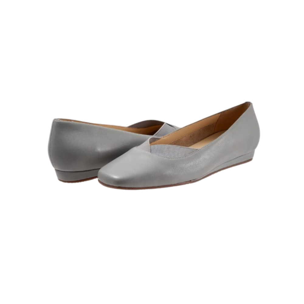 SoftWalk Vianna Women's Square-Toe Leather Loafer Flat - Misty Blue