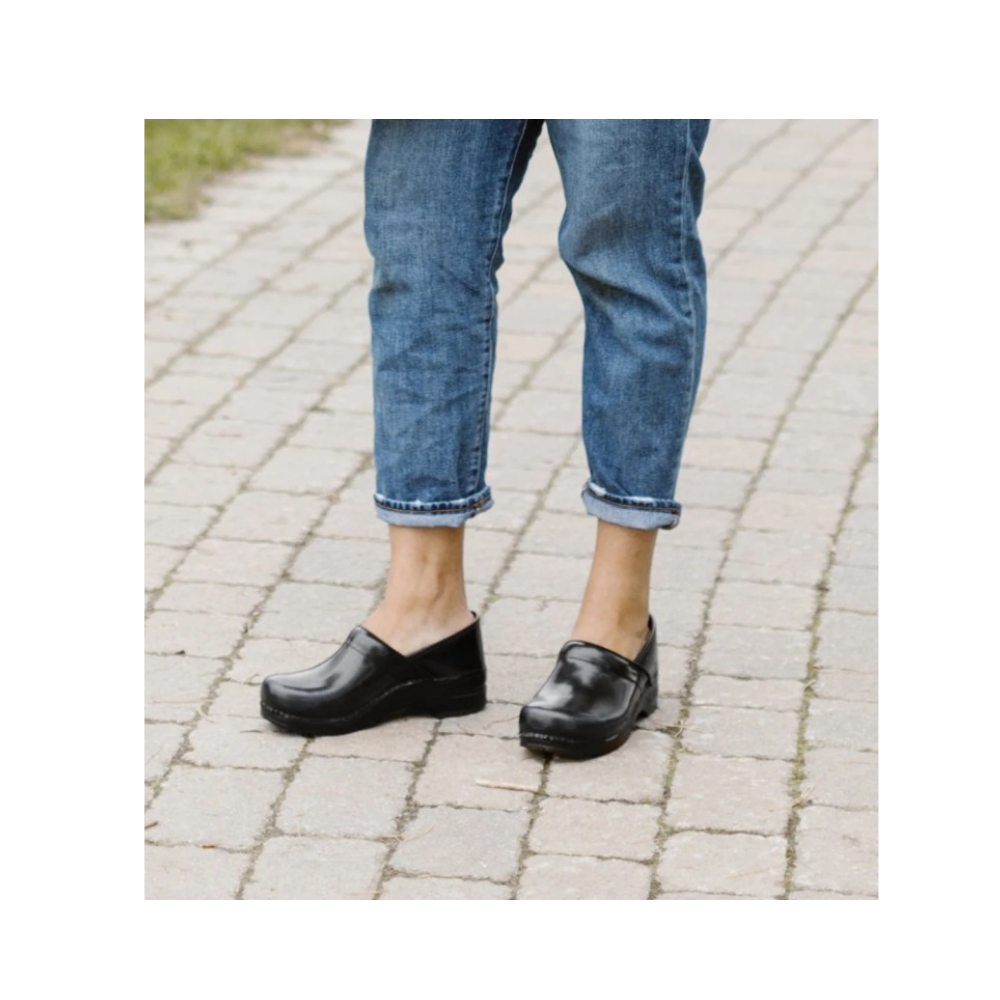 Sanita Pro Cabrio Women’s Clogs – Black