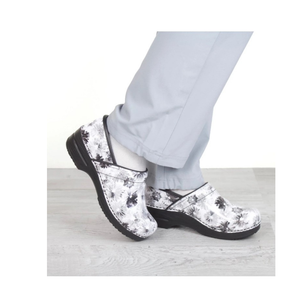Sanita Inkwell Printed Patent Women’s Clogs – Black