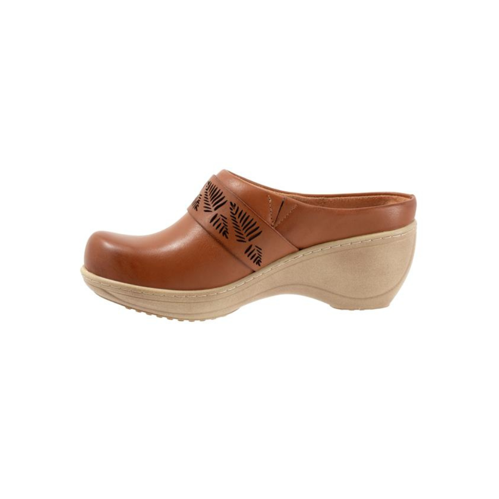 SoftWalk Women's Melita Leather Comfort Clog - Luggage
