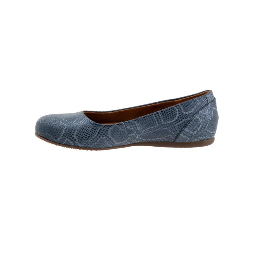 SoftWalk Women's Sonoma Leather Comfort Ballet Flat - Smoke Snake