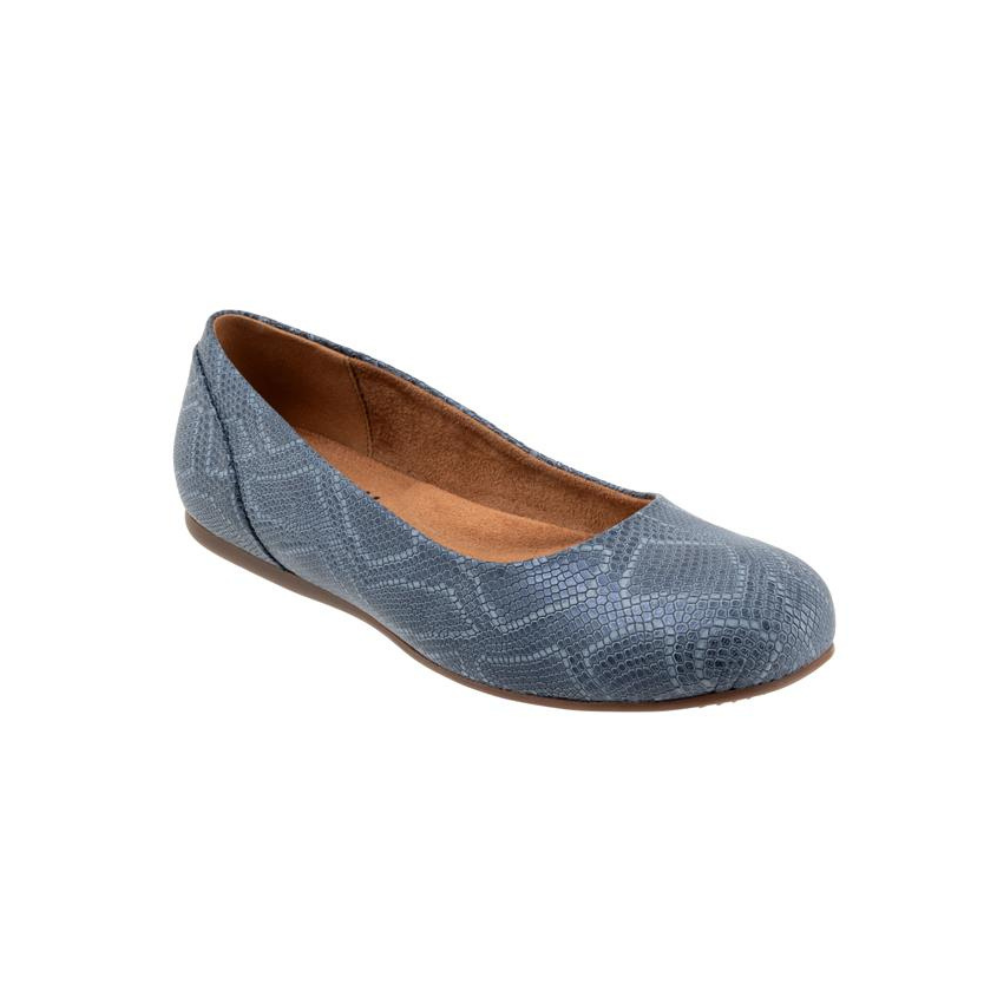 SoftWalk Women's Sonoma Leather Comfort Ballet Flat - Smoke Snake