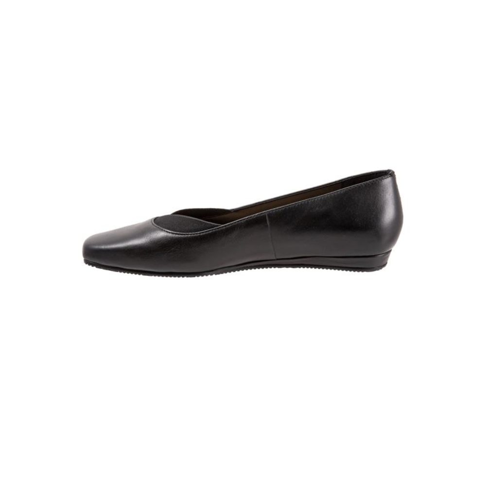 SoftWalk Women's Viana Leather Comfort Loafer Flat - Black