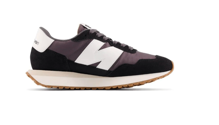 New Balance Unisex 327 Lightweight Running Shoe Black/Magnet/Sea Salt