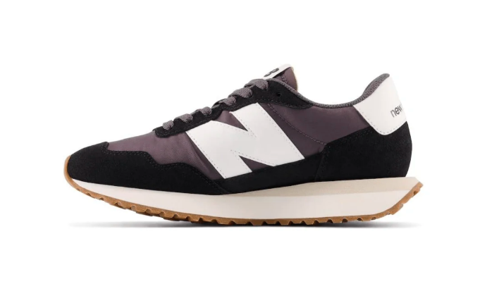 New Balance Unisex 327 Lightweight Running Shoe Black/Magnet/Sea Salt