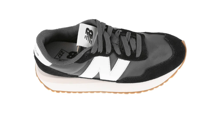 New Balance Unisex 327 Lightweight Running Shoe Black/Magnet/Sea Salt