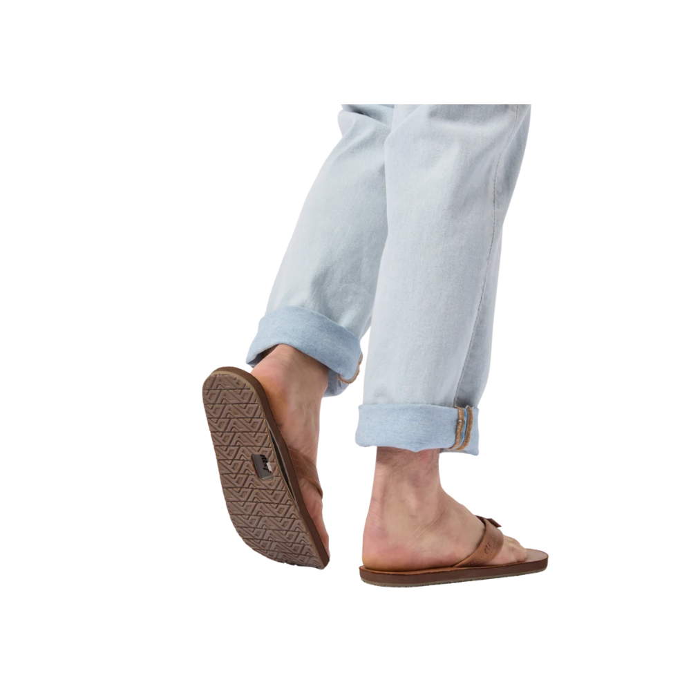 REEF Men’s Draftsmen Leather Flip-Flops – Bronze Brown